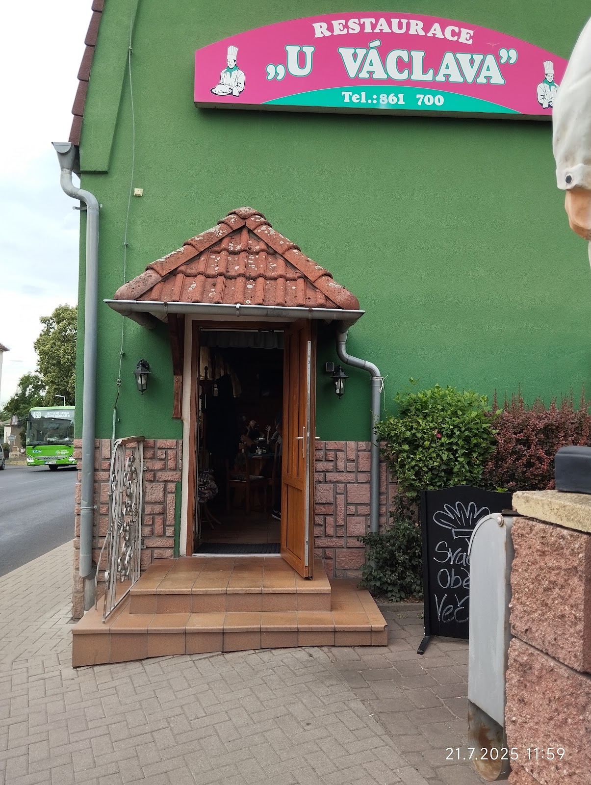 Vchod do restaurace